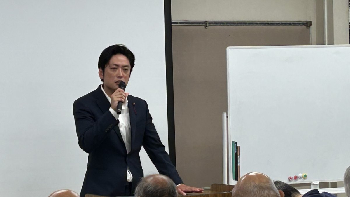 市政報告会でご報告する むかわ けい